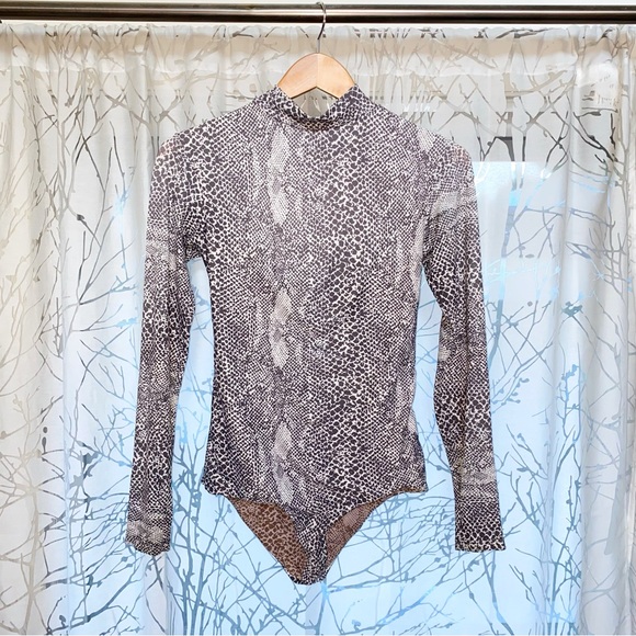 ACACIA Swimwear white gray snake snakeskin EHUKAI zip up one piece swimsuit - Picture 4 of 6